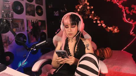 Snapshot of the_kitty_roxy chatting on 12.10.24 ...  ... online show from 12.10.24