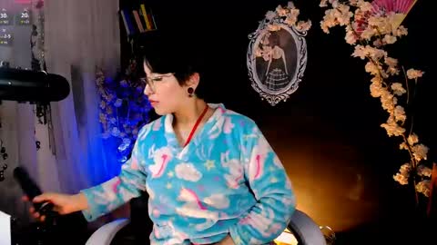 Snapshot of the_kitty_roxy chatting on 05.01.26 ... ... online show from 05.01.26