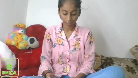 Snapshot of the_right_girl chatting on 12.18.24 Suzan Sexy online show from 12.18.24