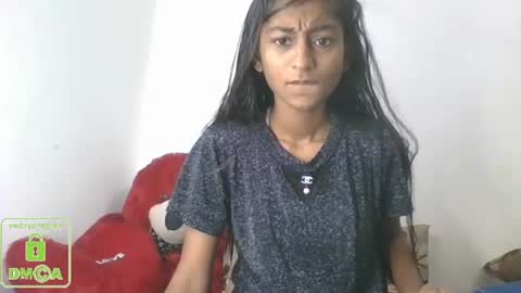 Snapshot of the_right_girl chatting on 12.23.24 Suzan Sexy online show from 12.23.24