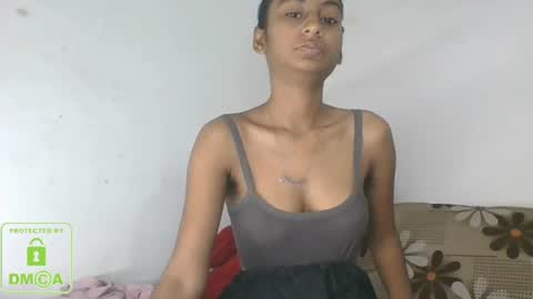 Snapshot of the_right_girl chatting on 01.06.25 Suzan Sexy online show from 01.06.25