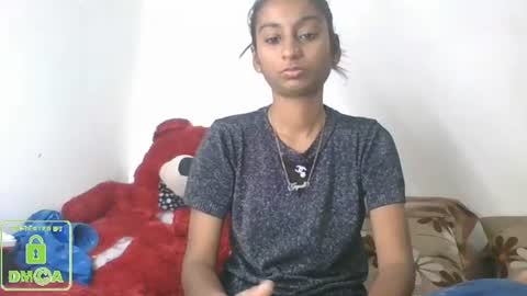 Snapshot of the_right_girl chatting on 01.12.25 Suzan Sexy online show from 01.12.25