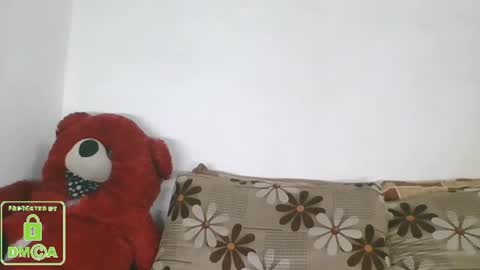 Snapshot of the_right_girl chatting on 01.13.25 Suzan Sexy online show from 01.13.25