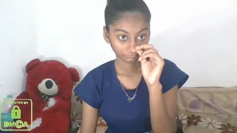 Snapshot of the_right_girl chatting on 01.31.25 Suzan Sexy online show from 01.31.25