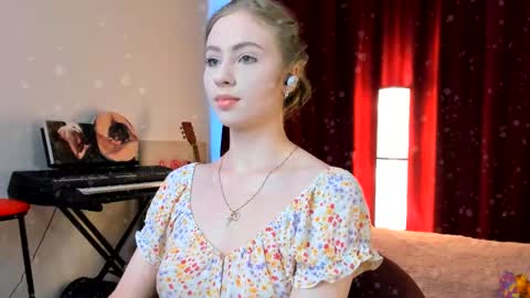 Ally    STREAMING ON TWITCH NOW Check my Twitter for updates online show from 02.21.25