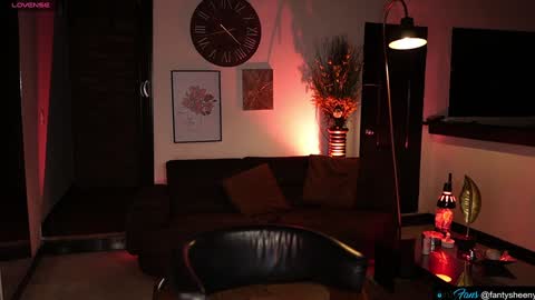 Snapshot of thea_ome chatting on 12.20.24 Thea online show from 12.20.24