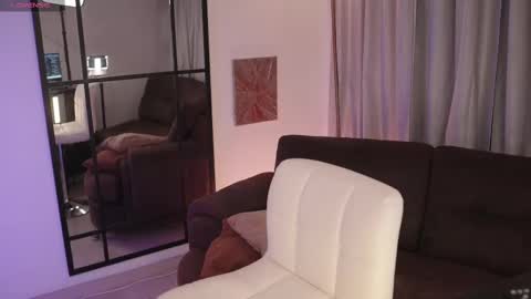 Snapshot of thea_ome chatting on 10.17.25 Thea online show from 10.17.25