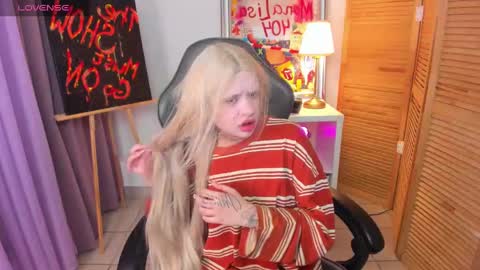 Snapshot of theangelykitty chatting on 01.30.25 theangelykitty online show from 01.30.25