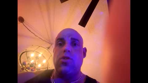 Snapshot of thebuzz777 chatting on 12.12.24 theBuzz777 online show from 12.12.24