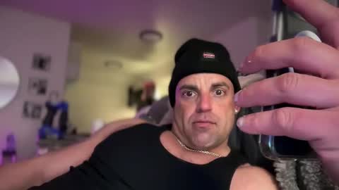 Snapshot of thebuzz777 chatting on 01.23.25 theBuzz777 online show from 01.23.25