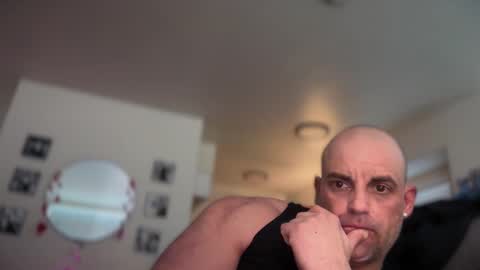 Snapshot of thebuzz777 chatting on 02.11.25 theBuzz777 online show from 02.11.25