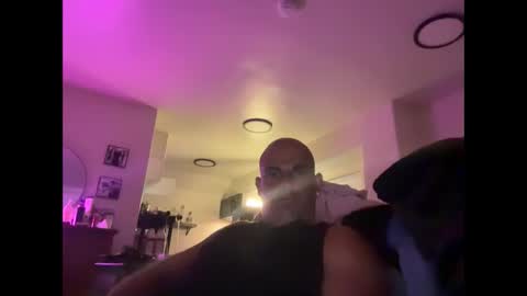 Snapshot of thebuzz777 chatting on 09.11.25 theBuzz777 online show from 09.11.25