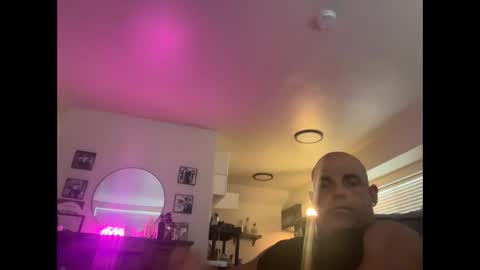 Snapshot of thebuzz777 chatting on 09.18.25 theBuzz777 online show from 09.18.25