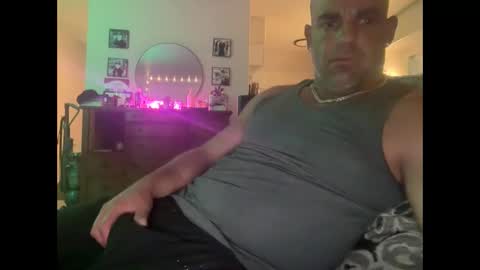 Snapshot of thebuzz777 chatting on 09.26.25 theBuzz777 online show from 09.26.25