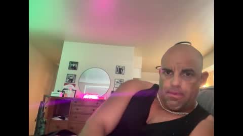 Snapshot of thebuzz777 chatting on 10.06.25 theBuzz777 online show from 10.06.25