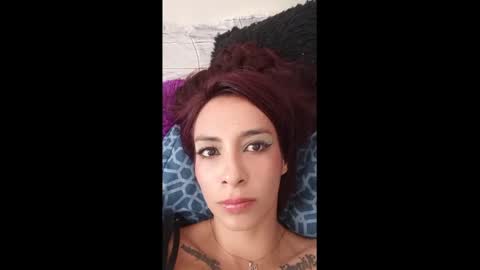 Snapshot of thecrazy_couple chatting on 01.10.25 Amber online show from 01.10.25