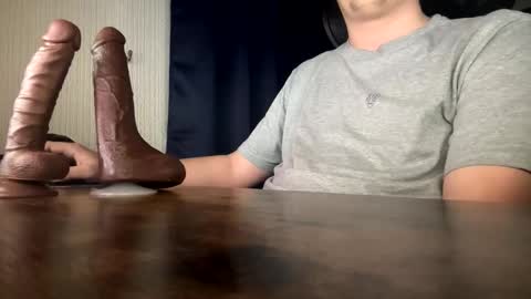 Snapshot of thedeepthroatking chatting on 11.11.25 BigT online show from 11.11.25