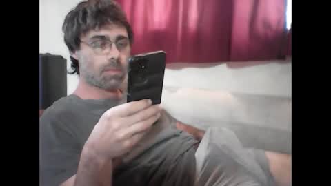 Snapshot of thedudnextdoor chatting on 10.22.25 thedudnextdoor online show from 10.22.25