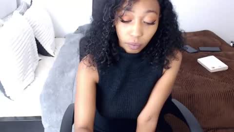 Snapshot of thee_habibah chatting on 06.14.26 Habibah online show from 06.14.26