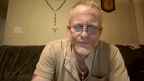Snapshot of thee_lone_boner chatting on 09.19.25 Alpha online show from 09.19.25