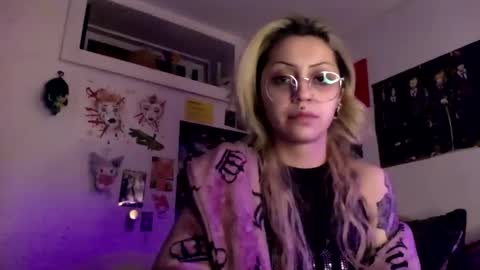 KIng Venus online show from 12.23.24