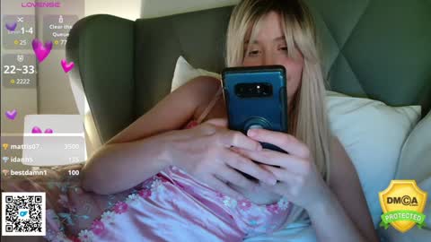 Snapshot of theellenshow chatting on 01.11.25 Ellen online show from 01.11.25