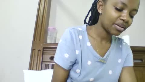Snapshot of theequinn chatting on 09.23.25 theequinn online show from 09.23.25