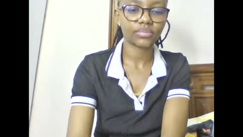 Snapshot of theequinn chatting on 10.01.25 theequinn online show from 10.01.25