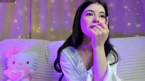 Snapshot of thegirlyoullcomebackto chatting on 06.17.26 Anora online show from 06.17.26