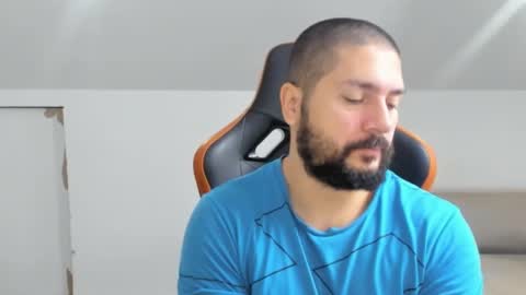 Snapshot of theguardian7 chatting on 11.27.25 theguardian7 online show from 11.27.25