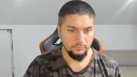 Snapshot of theguardian7 chatting on 12.14.25 theguardian7 online show from 12.14.25