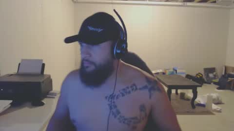 Snapshot of thehawaiian93 chatting on 02.21.25 thehawaiian93 online show from 02.21.25