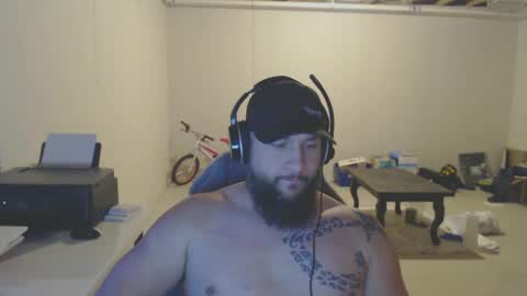 Snapshot of thehawaiian93 chatting on 02.21.25 thehawaiian93 online show from 02.21.25