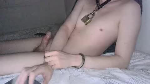 Snapshot of thehoodedsubb chatting on 11.19.25 thehoodedsubb online show from 11.19.25