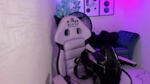 Theia  online show from 10.08.25