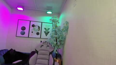 Theia  online show from 04.20.26