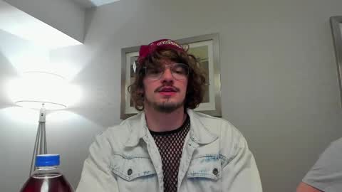 Snapshot of thejohnnystone chatting on 04.08.26 Johnny Stone online show from 04.08.26