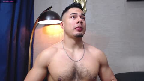 Snapshot of thekingerick chatting on 12.19.24 thekingerick online show from 12.19.24
