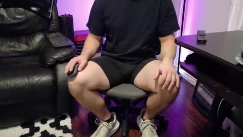 Snapshot of thekodyy chatting on 12.02.25 thekodyy online show from 12.02.25