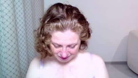 Ella online show from 11.04.25