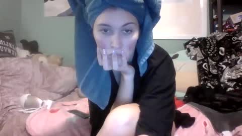 Snapshot of thelittlebambii chatting on 12.15.24 Little Bambii online show from 12.15.24