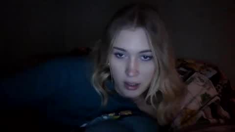 Snapshot of thelittlebambii chatting on 01.09.25 Little Bambii online show from 01.09.25