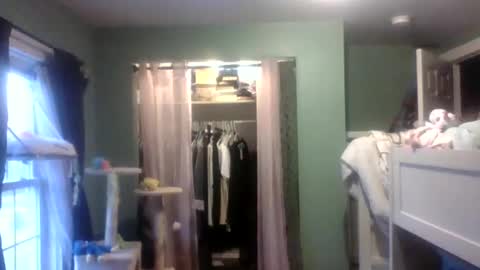 Snapshot of thelittlebambii chatting on 02.04.25 Little Bambii online show from 02.04.25