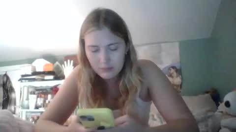 Snapshot of thelittlebambii chatting on 11.10.25 Little Bambii online show from 11.10.25