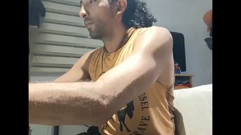 Snapshot of thelong_gutxxx chatting on 04.14.26 thelong gutxxx online show from 04.14.26