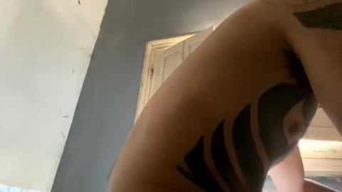 Snapshot of themarttinguyyy chatting on 12.24.24 themarttinguyyy online show from 12.24.24