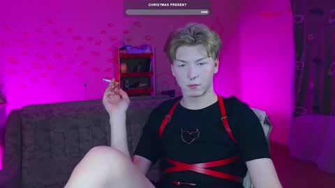 Snapshot of themikesever chatting on 12.12.24 Sever online show from 12.12.24