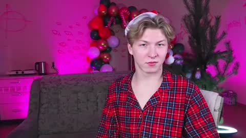 Snapshot of themikesever chatting on 12.31.24 Sever online show from 12.31.24