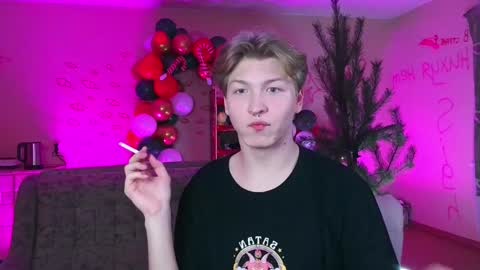 Snapshot of themikesever chatting on 01.03.25 Sever online show from 01.03.25