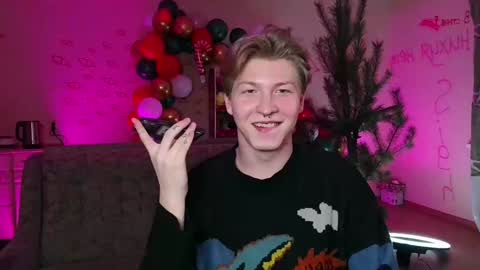 Snapshot of themikesever chatting on 01.05.25 Sever online show from 01.05.25